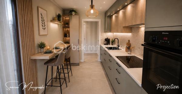 🏡✨ NOUVEAUTÉ EN EXCLUSIVITÉ 
                BRUAY-LA-BUISSIÈRE ✨🏡

💎 TRÈS BELLE OPPORTUNITÉ EN PLEIN CŒUR DU CENTRE-VILLE !

📍 Appartement de 103 m² 

Vous recherchez un appartement spacieux, idéalement situé et offrant de nombreuses possibilités d'aménagement ?
Ce bien saura vous séduire par ses volumes, son potentiel et son emplacement privilégié,
à proximité immédiate des commerces et de toutes les commodités.

✨ Il se compose de :
🚪 Une entrée spacieuse desservant les différentes pièces de l'appartement
🛋️ Un salon séjour de 30 m² avec accès terrasse
✨ Possibilité d'agrandir la pièce de vie pour obtenir un superbe salon séjour d'environ 40 m²
🍽️ Une cuisine équipée avec accès terrasse
🛏️ Une suite parentale de 13 m² avec sa salle d'eau
🛏️ Une chambre de 9 m²
🛏️ Une belle chambre de 15 m² avec dressing
💡 Possibilité de conserver une quatrième chambre de 12 m² selon la configuration choisie
🚿 Une seconde salle d'eau
🚽 Un WC indépendant
👗 De nombreux placards et espaces de rangement, dont un dressing

☀️ Un extérieur en plein centre-ville !
🌿 Une terrasse, véritable atout pour profiter des beaux jours.

⚙️ Côté confort :
🔥 Chauffage au gaz
🪟 Menuiseries double vitrage
⚡ Volets électriques
🌐 Fibre
🚗 Une place de stationnement privative et sécurisée
📦 Une cave

🔐 Une résidence sécurisée :
📹 Surveillance par caméra
🔢 Accès par digicode
🛗 Ascenseur
🏢 Appartement situé au 1er étage

💶 Copropriété et informations financières :
💰 Charges de copropriété : 1 670 €
🏡 Taxe foncière : 1 918 €
✅ Aucune procédure en cours au sein de la copropriété

💡 Le véritable atout de cet appartement ? Sa modularité ! Vous pouvez privilégier une configuration
 allant jusqu'à 4 chambres, ou choisir d'agrandir votre espace de vie pour profiter d'un magnifique salon séjour d'environ 40 m².

🏙️ 103 m² en plein centre-ville, une terrasse, un stationnement privatif, une cave, un ascenseur et toutes les commodités à proximité : 
un ensemble particulièrement intéressant aussi bien pour une résidence principale que pour un investissement immobilier.

💙 Cet appartement offre un excellent rapport surface/prix et un très beau potentiel !

📞 Une visite s'impose ! Contactez moi pour découvrir les différentes possibilités qu'offre cet appartement et vous projeter dans votre futur projet.