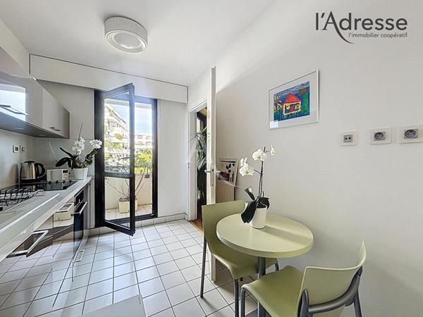 Suresnes Hypercentre - Appartement 3 pièces 71m² - balcon cave et parking
