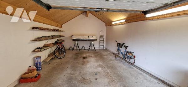 LES RICEYS Maison d'habitation d'une surface d'environ 170m² avec jardin clos.