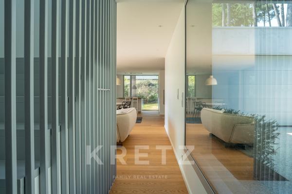 Villa d'architecte ultra-sécurisée au coeur du Bois de Vincin