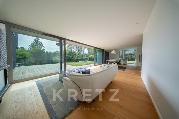 Villa d'architecte ultra-sécurisée au coeur du Bois de Vincin
