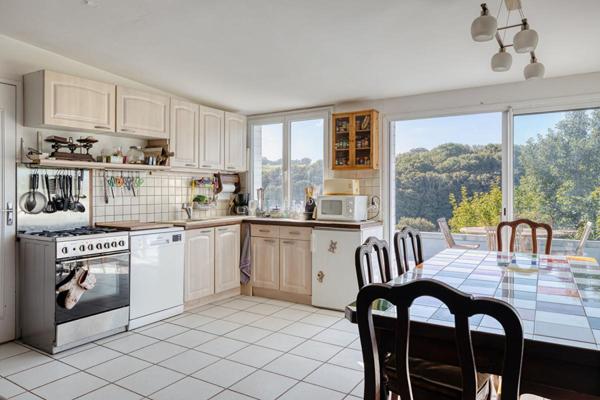 Etretat, vue exceptionnelle, quartier calme 6 pièces dont studio , 149 m2