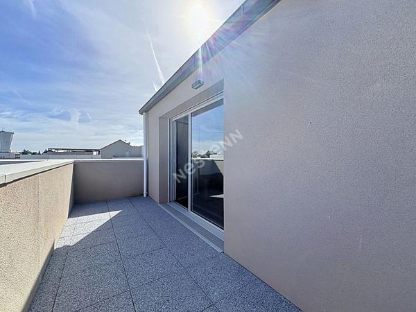 TOURS NORD - T2 NEUF AVEC DEUX TERRASSES ET PARKING