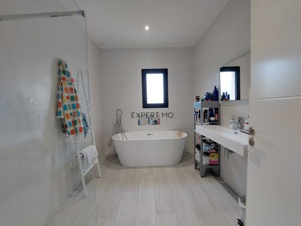 Narbonne (11100) VILLA MODERNE de plain-pied avec piscine sans vis-à-vis