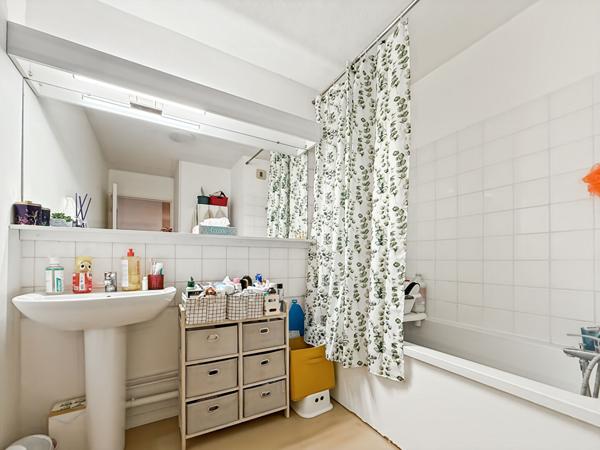 Appartement 3 pièces balcon + parking à vendre - Mérignac Peychotte