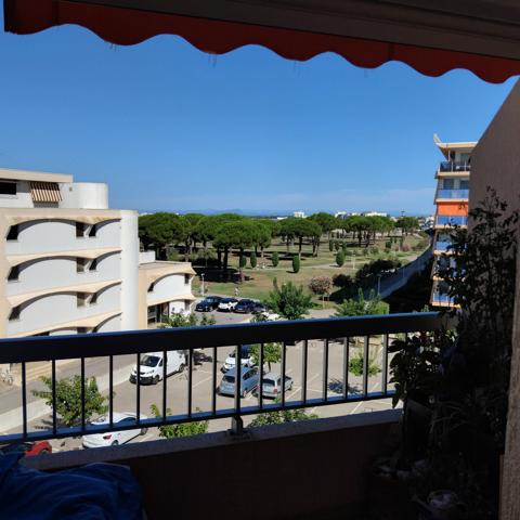 APPARTEMENT AVEC PETITE VUE MER, BALCON ET PARKING PRIVATIF Le Grau-du-Roi (30240)