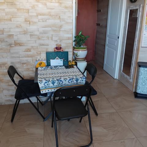 APPARTEMENT AVEC PETITE VUE MER, BALCON ET PARKING PRIVATIF Le Grau-du-Roi (30240)
