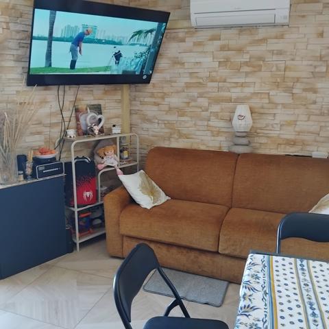 APPARTEMENT AVEC PETITE VUE MER, BALCON ET PARKING PRIVATIF Le Grau-du-Roi (30240)