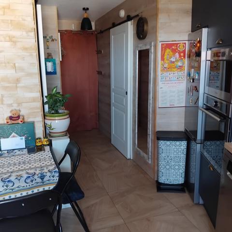 APPARTEMENT AVEC PETITE VUE MER, BALCON ET PARKING PRIVATIF Le Grau-du-Roi (30240)