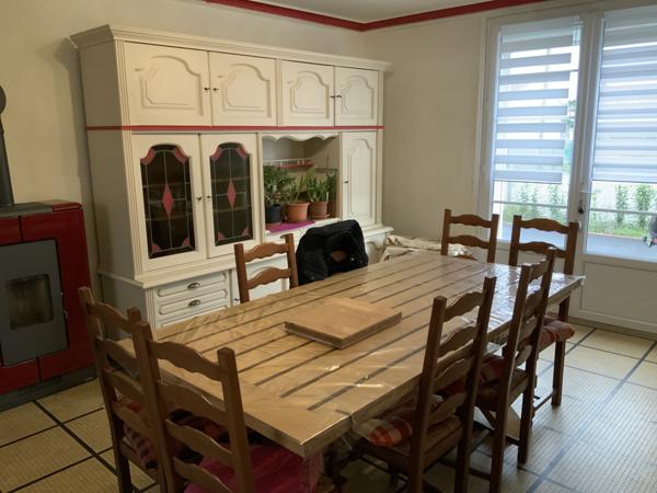 Maison de plain-pied avec jardin et véranda à 2 pas du centre-ville