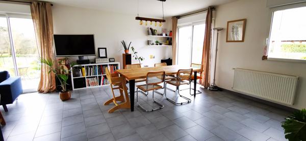 Maison contemporaine 4 chambres, garage et jardin