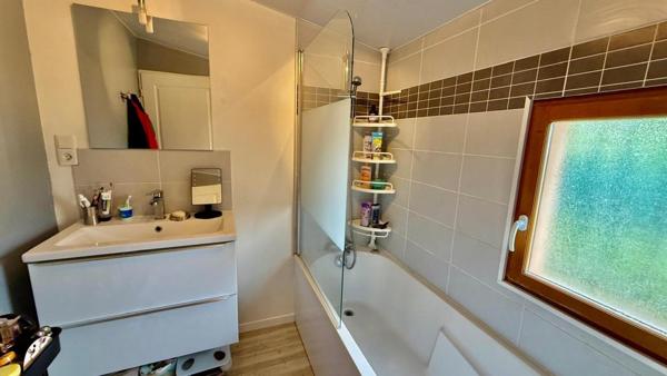 Maison 3 chambres avec garage et jardin