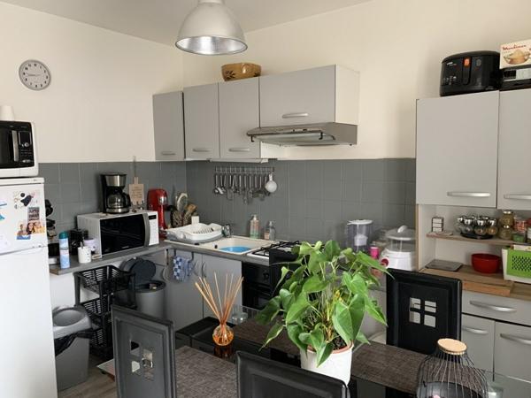 Immeuble à vendre |                                       Sauzé-Vaussais |                                            90 m²