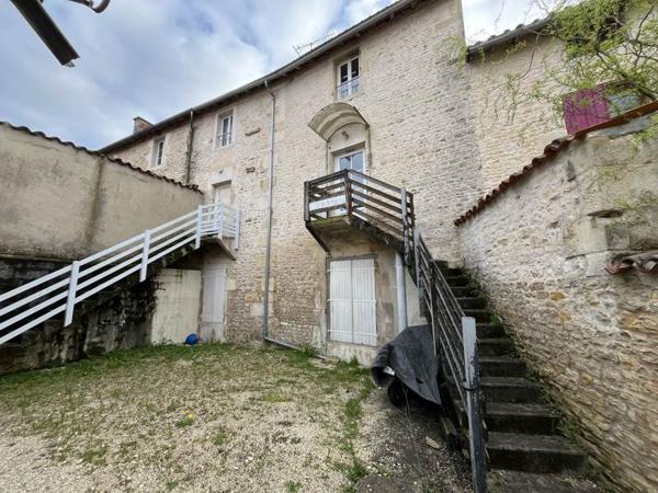 Immeuble à vendre |                                       Sauzé-Vaussais |                                            90 m²