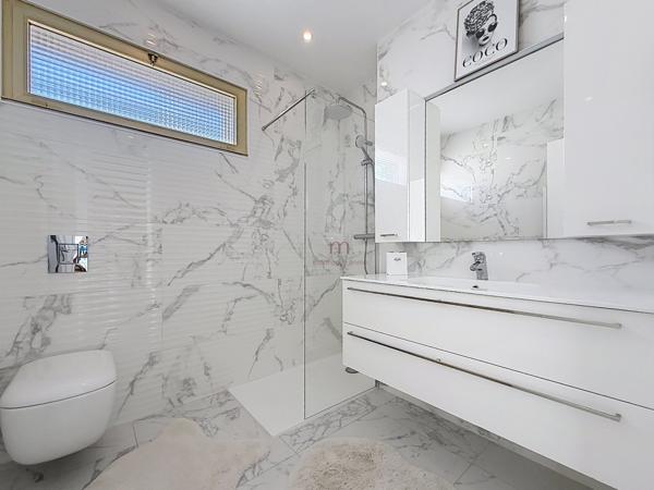 Appartement à ROQUEBRUNE CAP MARTIN (06190)