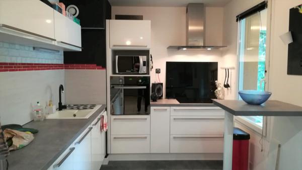 Grand T4 fonctionnel et propre de 87 m2 dans verdure