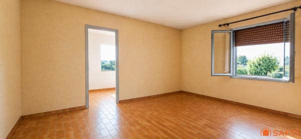 Vie de plain pied - 7 chambres - Grande pièce de vie