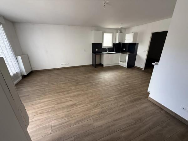 Location                                                      Appartement
                        
                     3 pièces                      58 m2                     à Moret-Loing-Et-Orvanne