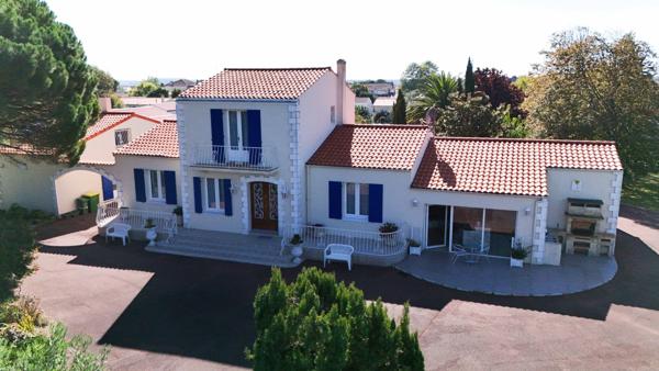 Vente Maison de luxe Le Château-d'Oléron 12 Pièces 302 m²