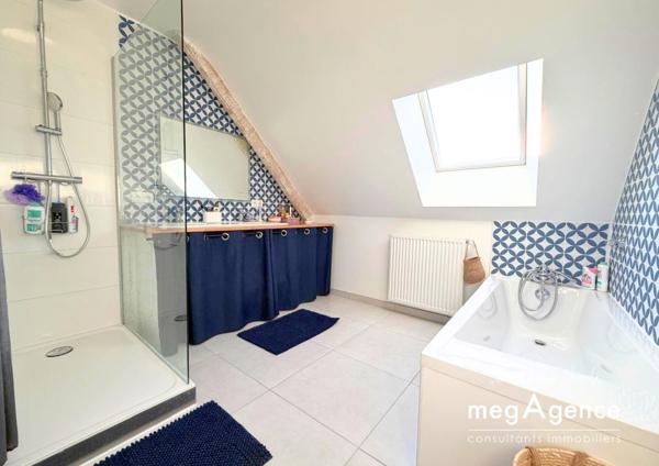 Maison à DONVILLE-LES-BAINS, 50350 - 5 pièces 144m²