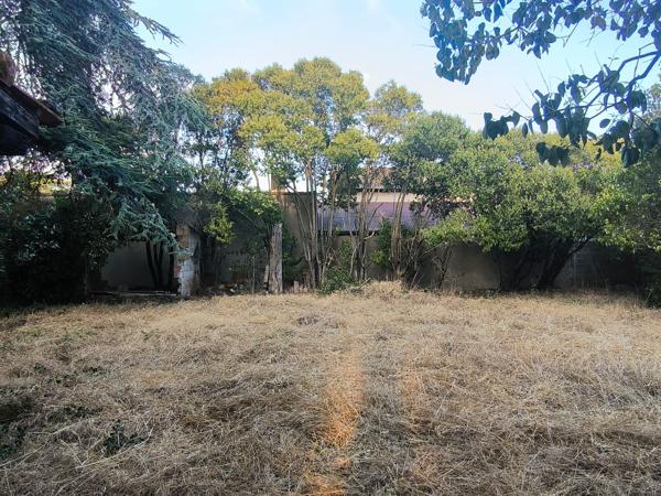 À Bram (11), maison en pierres apparentes à aménager sur un beau terrain de 3300 m2 constructible. Bram (11150)