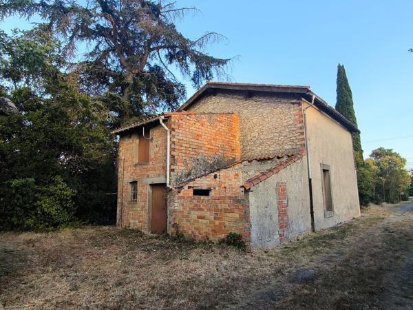 À Bram (11), maison en pierres apparentes à aménager sur un beau terrain de 3300 m2 constructible. Bram (11150)