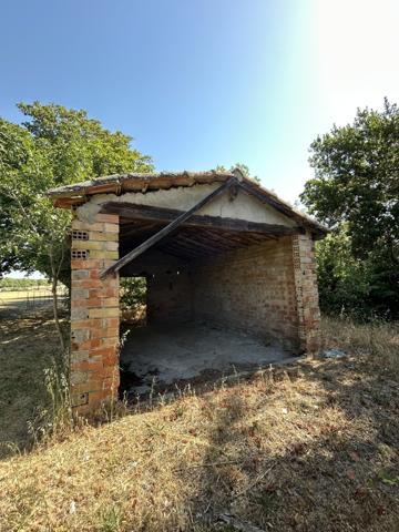 À Bram (11), maison en pierres apparentes à aménager sur un beau terrain de 3300 m2 constructible. Bram (11150)