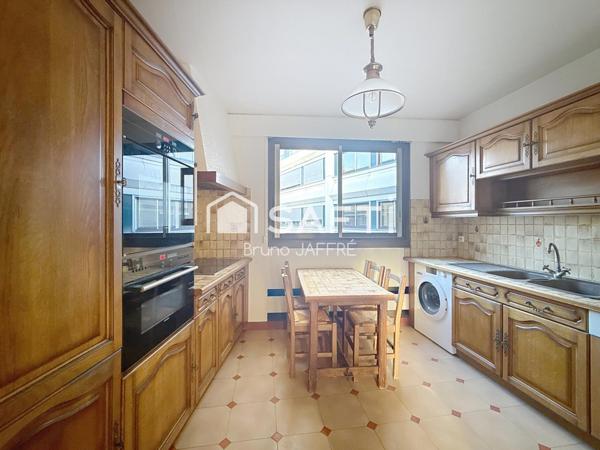 Paris 15ème, Lourmel, résidence de standing, 4 pièces, cave et parking en sus