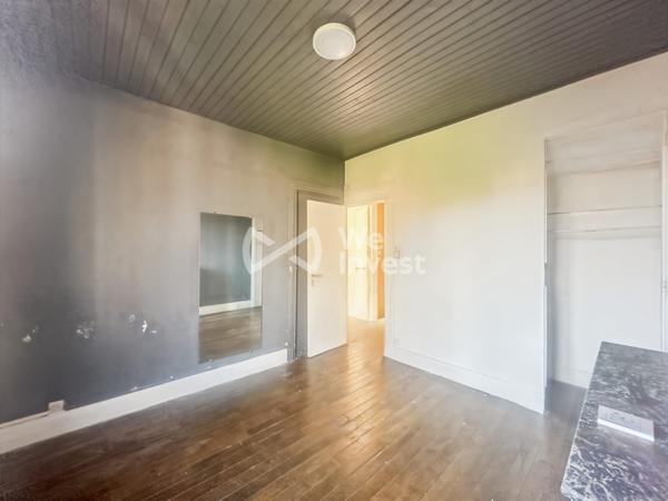À deux pas du centre-ville, une maison aux beaux volumes qui s'adapte à tous vos projets !