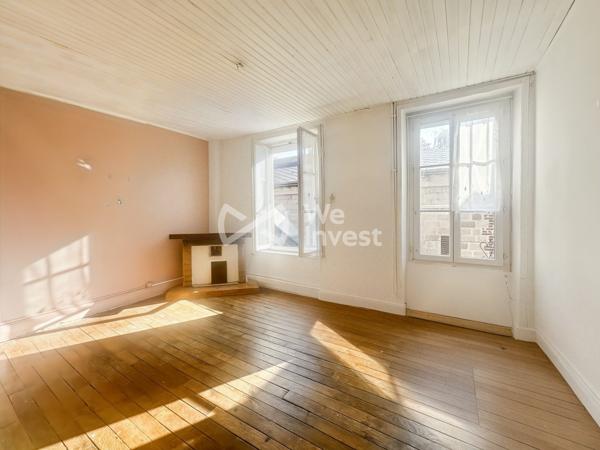 À deux pas du centre-ville, une maison aux beaux volumes qui s'adapte à tous vos projets !