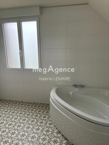 Maison à CLERY-SUR-SOMME, 80200 - 6 pièces 124m²