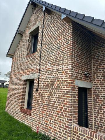 Maison à CLERY-SUR-SOMME, 80200 - 6 pièces 124m²