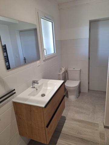 MAISON DE PLAIN PIED 2 CHAMBRES A 20 MN DE JONZAC - DISPO LE 25 NOVEMBRE