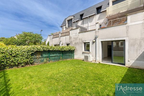 Appartement de 61m2 avec jardin privatif de 115m², Résidence de 2013, Orsay