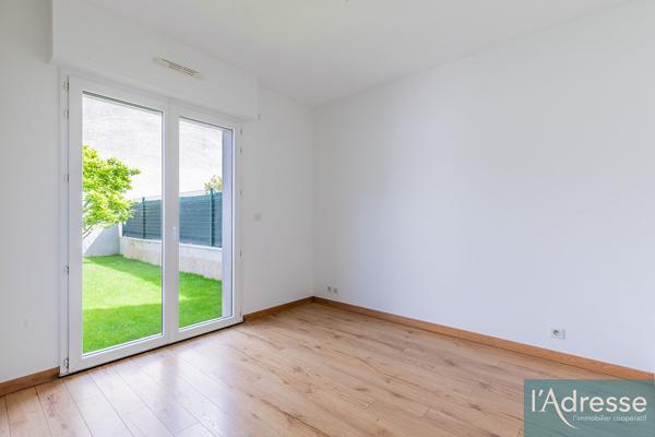 Appartement de 61m2 avec jardin privatif de 115m², Résidence de 2013, Orsay