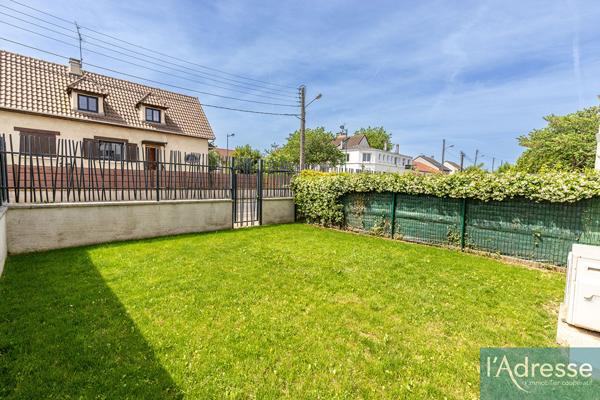 Appartement de 61m2 avec jardin privatif de 115m², Résidence de 2013, Orsay