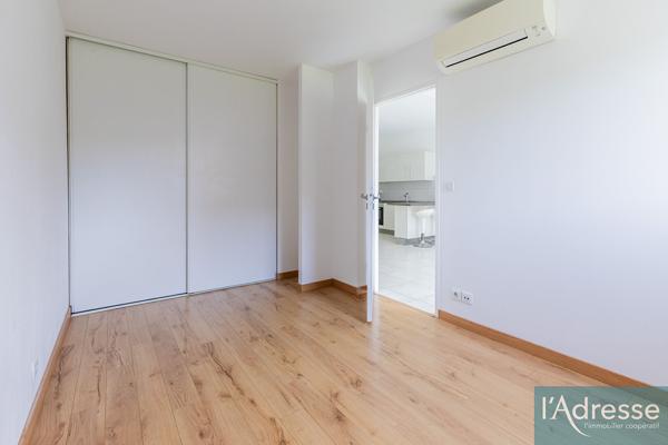 Appartement de 61m2 avec jardin privatif de 115m², Résidence de 2013, Orsay