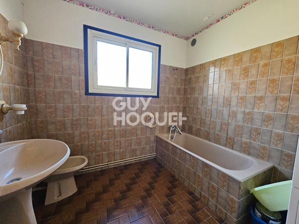 VENTE MAISON NARBONNE - GRAND POTENTIEL FAMILIAL ET LOCATIF - 5 CHAMBRES, DÉPENDANCE, GRAND TERRAIN