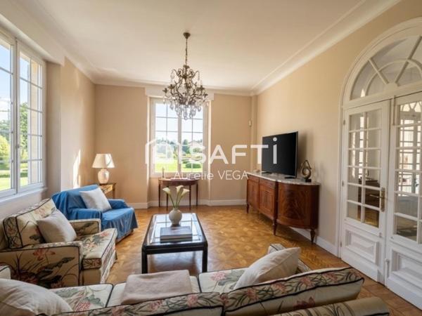 Maison de maître 10 ch avec parc, piscine et terrain de tennis