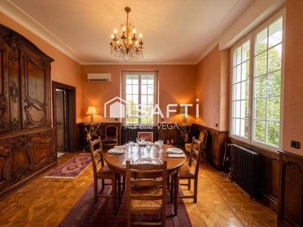 Maison de maître 10 ch avec parc, piscine et terrain de tennis