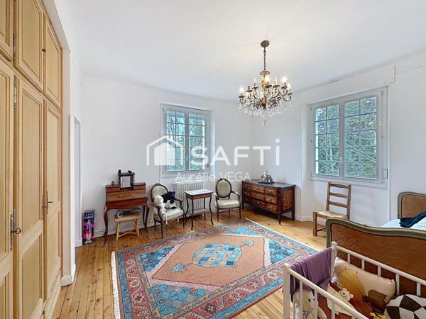 Maison de maître 10 ch avec parc, piscine et terrain de tennis