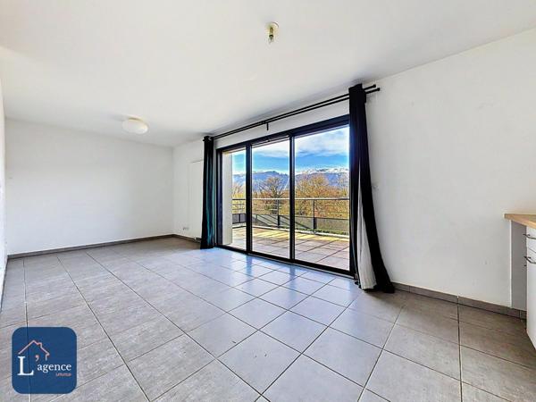 Studio 32 m2 Garage Vue Jura Dernier Etage