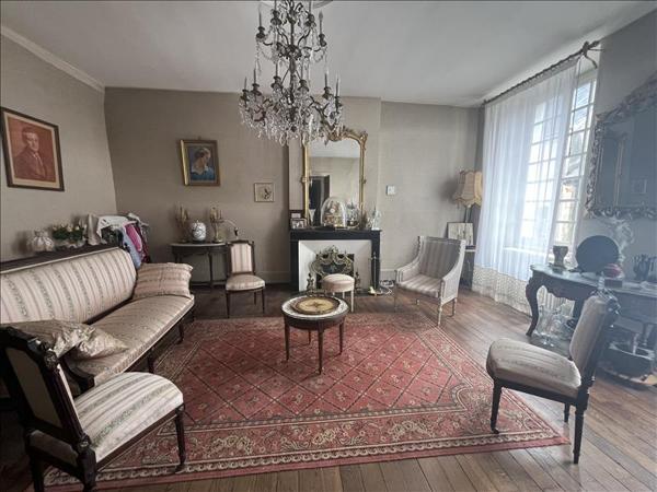 Maison à vendre |  La Châtre |  6 pièces | 254 m²