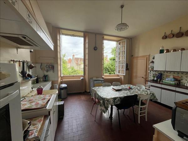 Maison à vendre |  La Châtre |  6 pièces | 254 m²