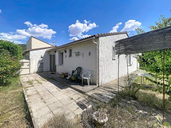 Maison Oraison 2 pièces 54.57 m² habitables avec terrasse, garage et dépendance