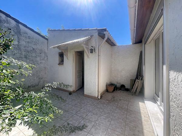 Maison Oraison 2 pièces 54.57 m² habitables avec terrasse, garage et dépendance