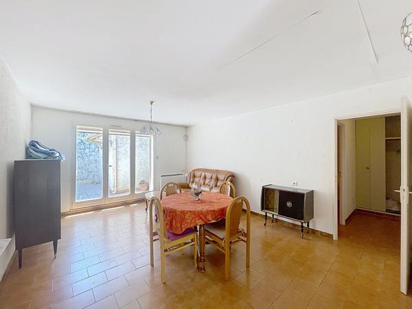 Maison Oraison 2 pièces 54.57 m² habitables avec terrasse, garage et dépendance