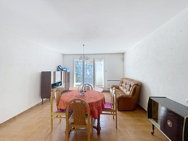 Maison Oraison 2 pièces 54.57 m² habitables avec terrasse, garage et dépendance