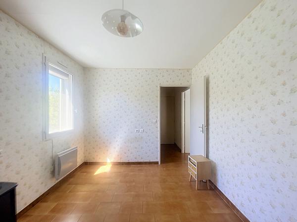 Maison Oraison 2 pièces 54.57 m² habitables avec terrasse, garage et dépendance