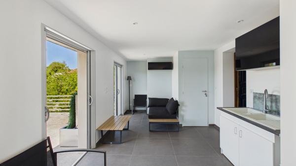 Coup de coeur assuré! Maison de charme en pierre, vue panoramique et prestations d'exception Montbazens